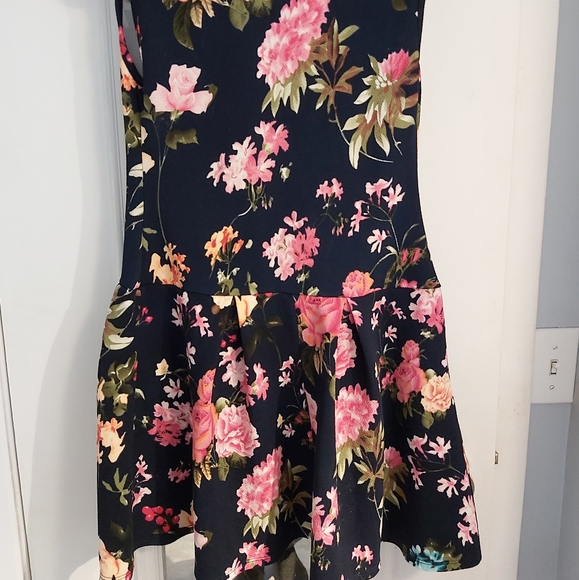 Floral mini dress - Picture 2 of 2